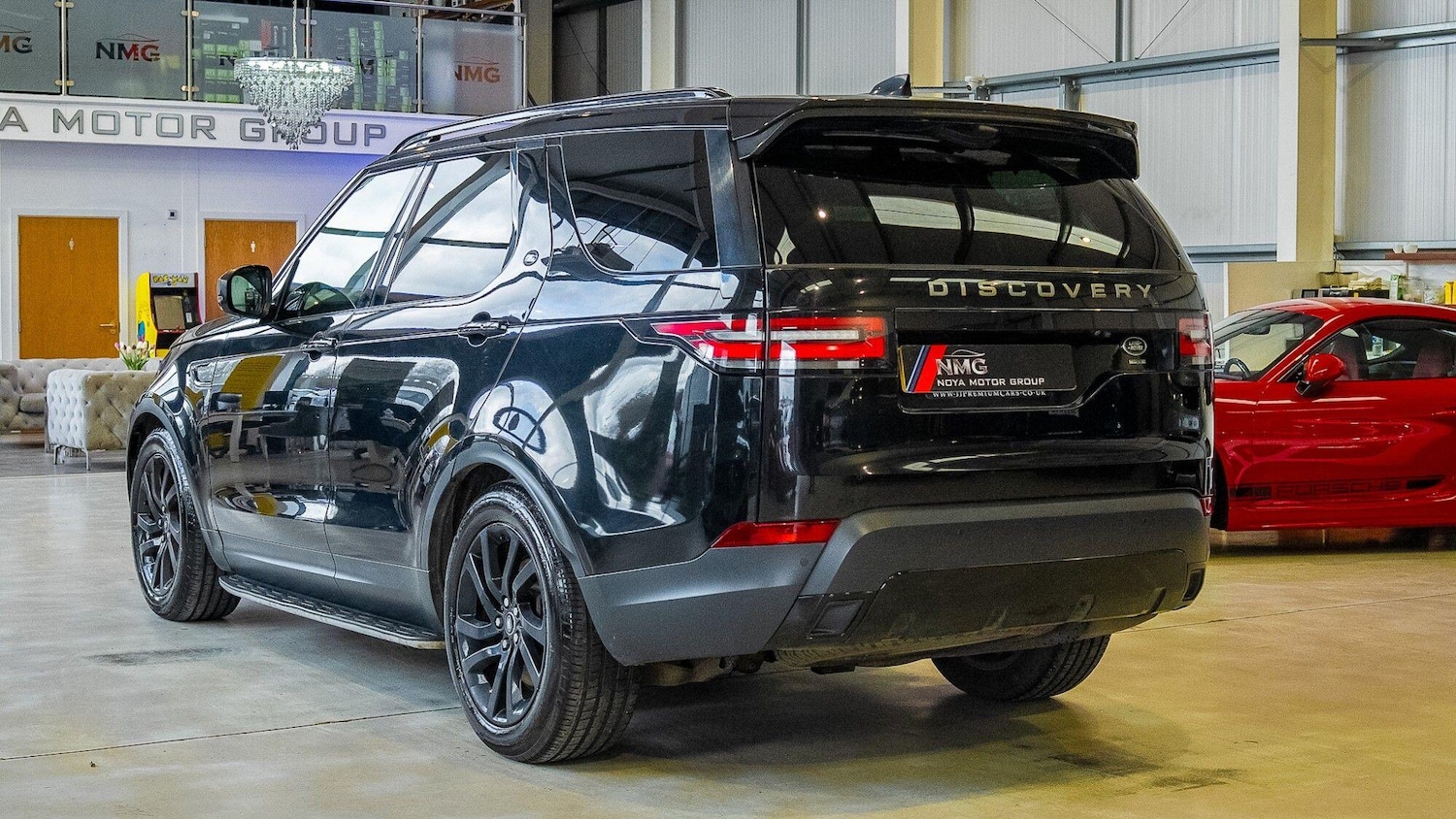 Used Land Rover Discovery 2017 for sale - 77970449: Photo 4