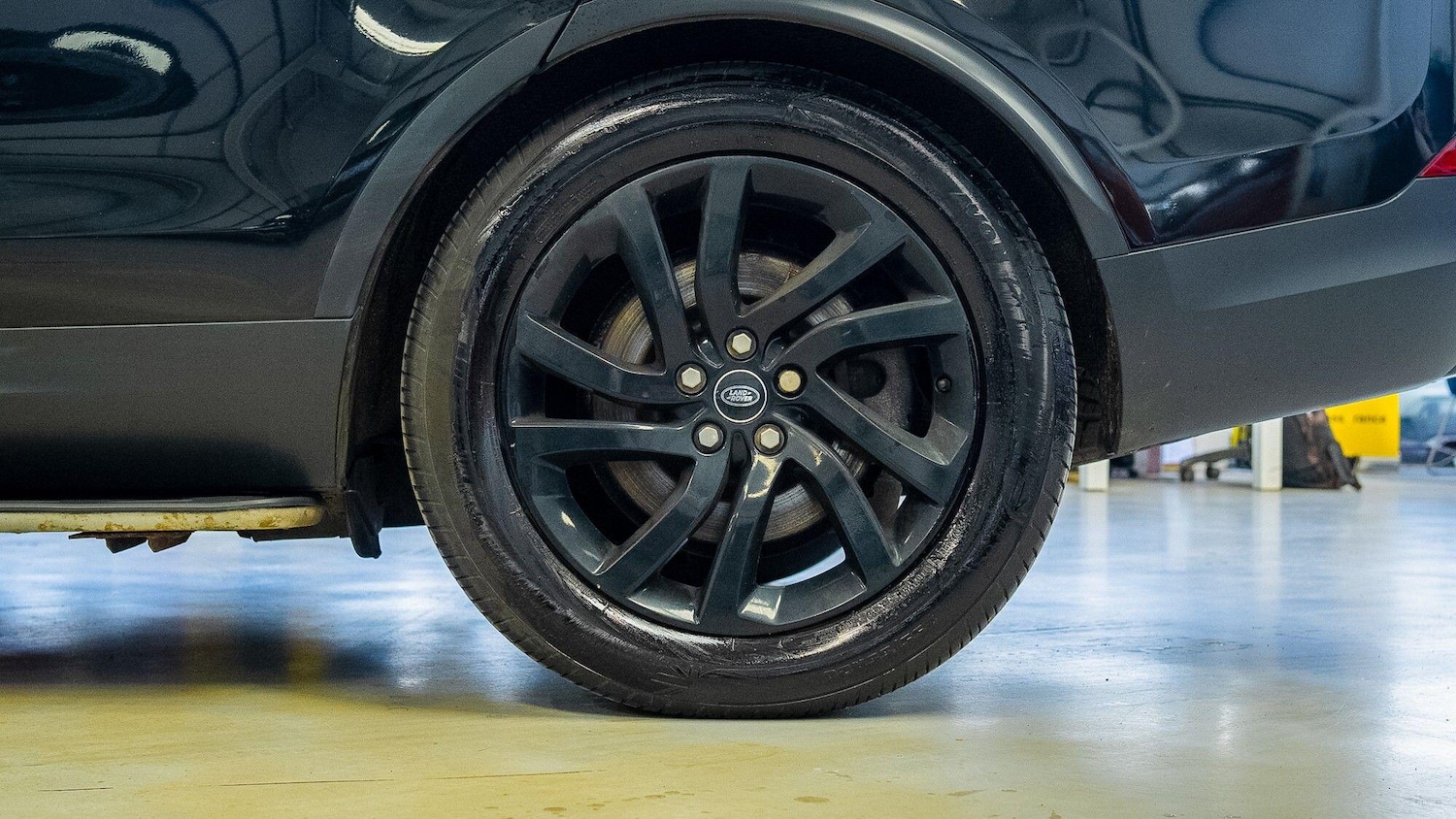 Used Land Rover Discovery 2017 for sale - 77970449: Photo 6