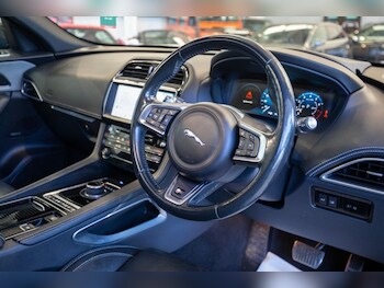 Used Jaguar F-Pace 2016 for sale - 78373089: Photo