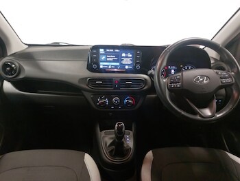 Used Hyundai i10 2021 for sale - 77751538: Photo