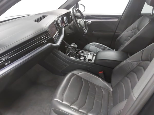 Used Volkswagen Touareg 2019 for sale - 76262105: Photo 5