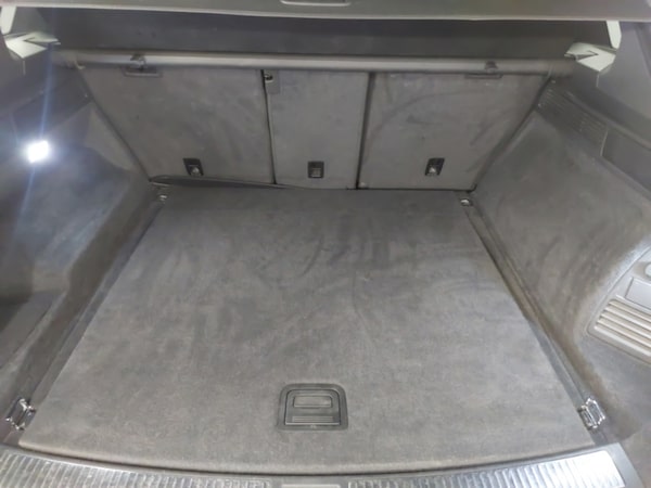 Used Volkswagen Touareg 2019 for sale - 76262105: Photo 8