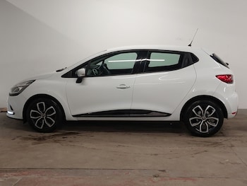 Used Renault Clio 2018 for sale - 77458091: Photo