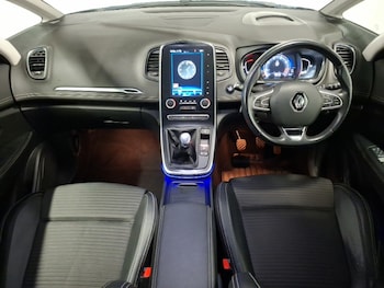 Used Renault Scenic 2017 for sale - 79440378: Photo
