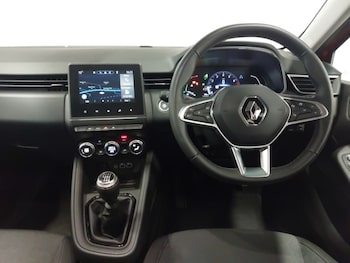 Used Renault Clio 2023 for sale - 76053769: Photo 2