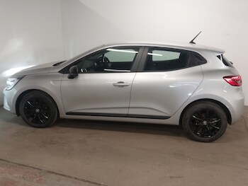 Used Renault Clio 2023 for sale - 78354988: Photo