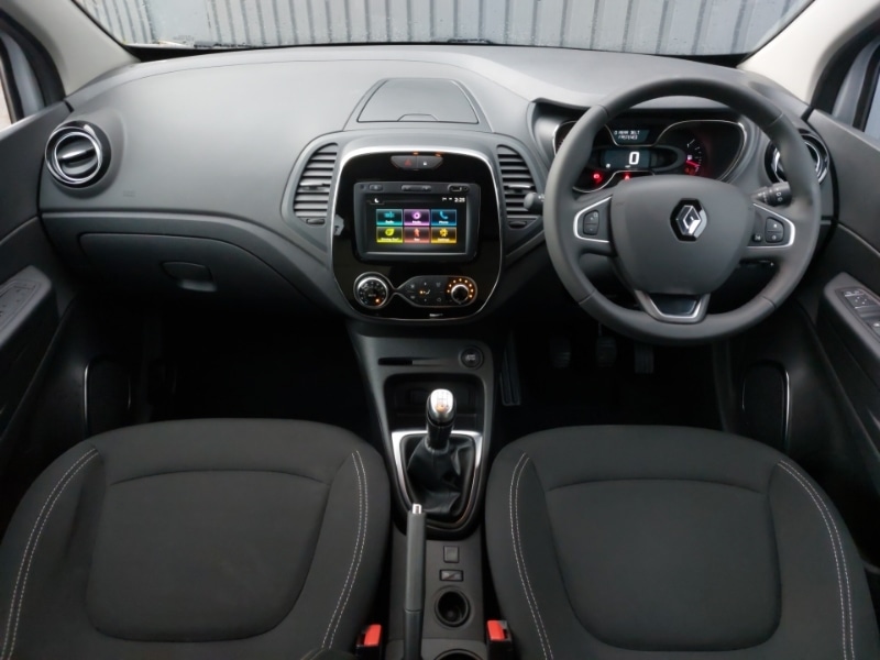Used Renault Captur 2019 for sale - 76889426: Photo 2