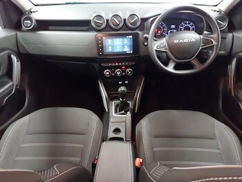 Used Dacia Duster 2023 for sale - 77907901: Photo