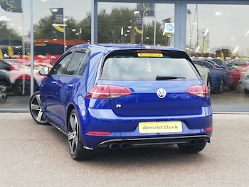 Used Volkswagen Golf 2017 for sale - 77644445: Photo