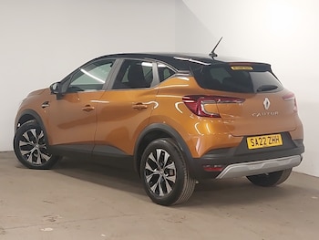 Used Renault Captur 2022 for sale - 75386631: Photo