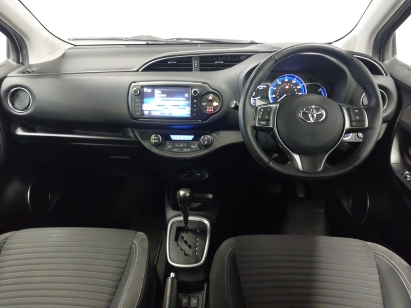 Used Toyota Yaris 2015 for sale - 76602409: Photo 2
