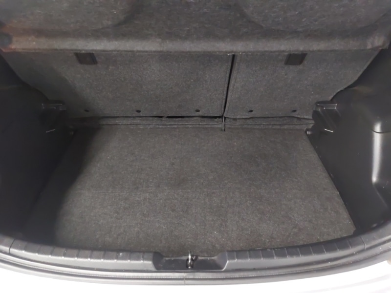 Used Toyota Yaris 2015 for sale - 76602409: Photo 8