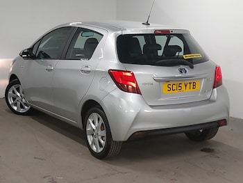 Used Toyota Yaris 2015 for sale - 76800238: Photo