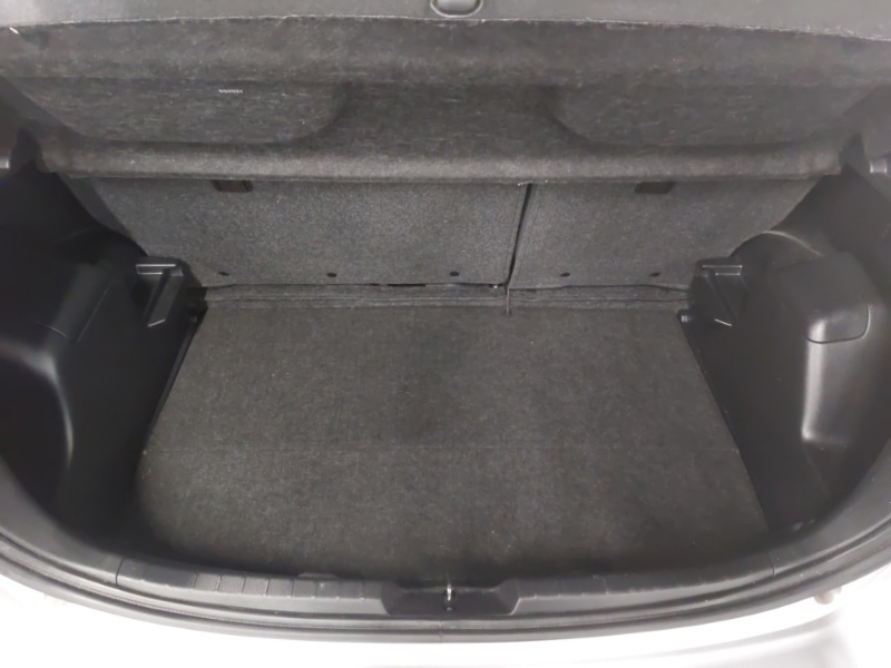 Used Toyota Yaris 2015 for sale - 76800238: Photo 8