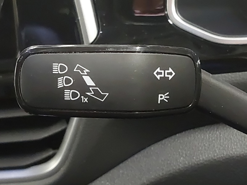 Used Volkswagen T-Roc 2023 for sale - 76628909: Photo 19