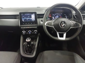 Used Renault Clio 2023 for sale - 76078776: Photo 2