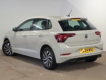 Used Volkswagen Polo 2024 for sale - 79470022: Photo