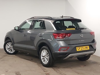 Used Volkswagen T-Roc 2023 for sale - 75245294: Photo