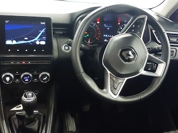 Used Renault Clio 2022 for sale - 75989515: Photo 2
