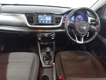 Used Kia Stonic 2018 for sale - 78585331: Photo