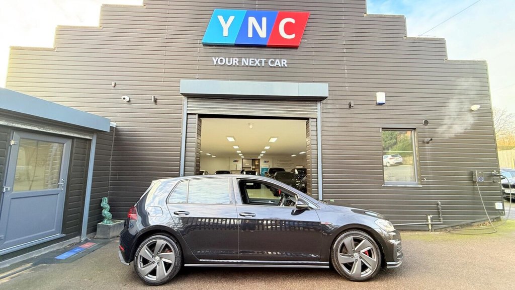 Used Volkswagen Golf 2017 for sale - 77356472: Photo 2