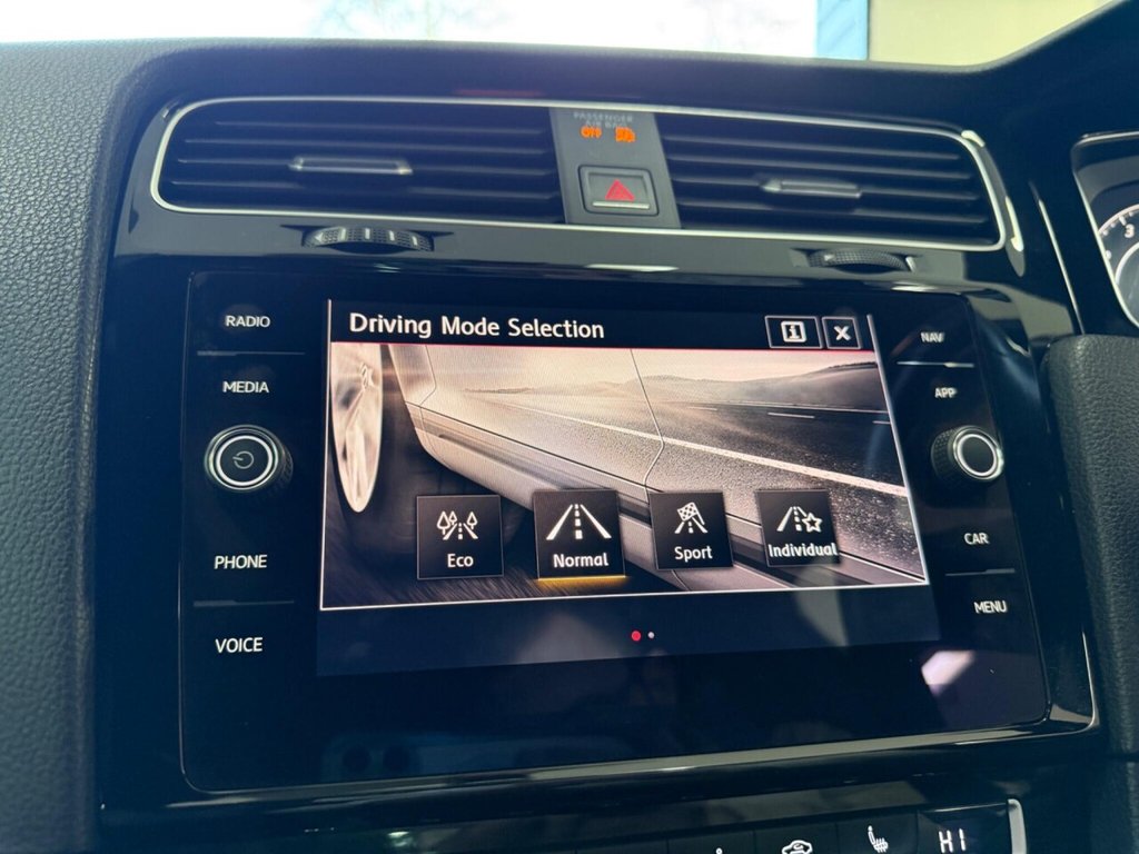 Used Volkswagen Golf 2017 for sale - 77356472: Photo 21