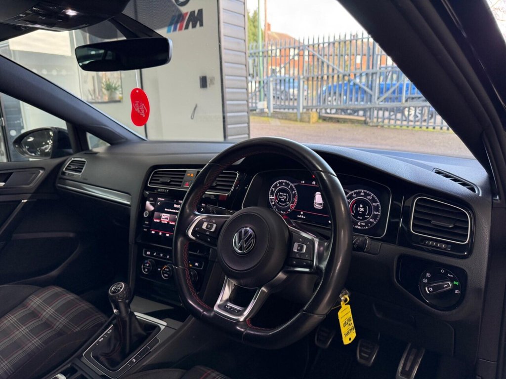 Used Volkswagen Golf 2017 for sale - 77356472: Photo 28