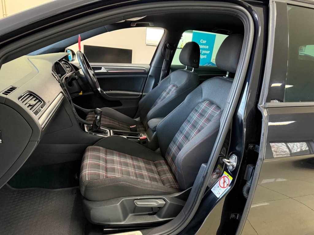 Used Volkswagen Golf 2017 for sale - 77356472: Photo 33