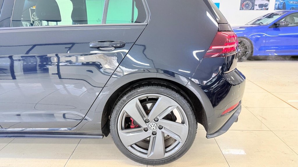 Used Volkswagen Golf 2017 for sale - 77356472: Photo 35