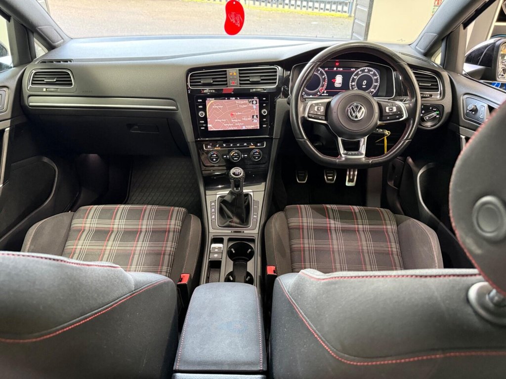 Used Volkswagen Golf 2017 for sale - 77356472: Photo 5