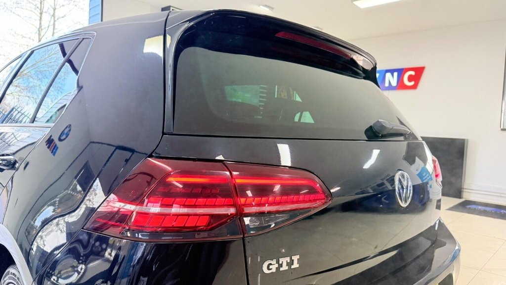 Used Volkswagen Golf 2017 for sale - 77356472: Photo 9