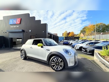 Used MINI Hatch 2022 for sale - 76396260: Photo