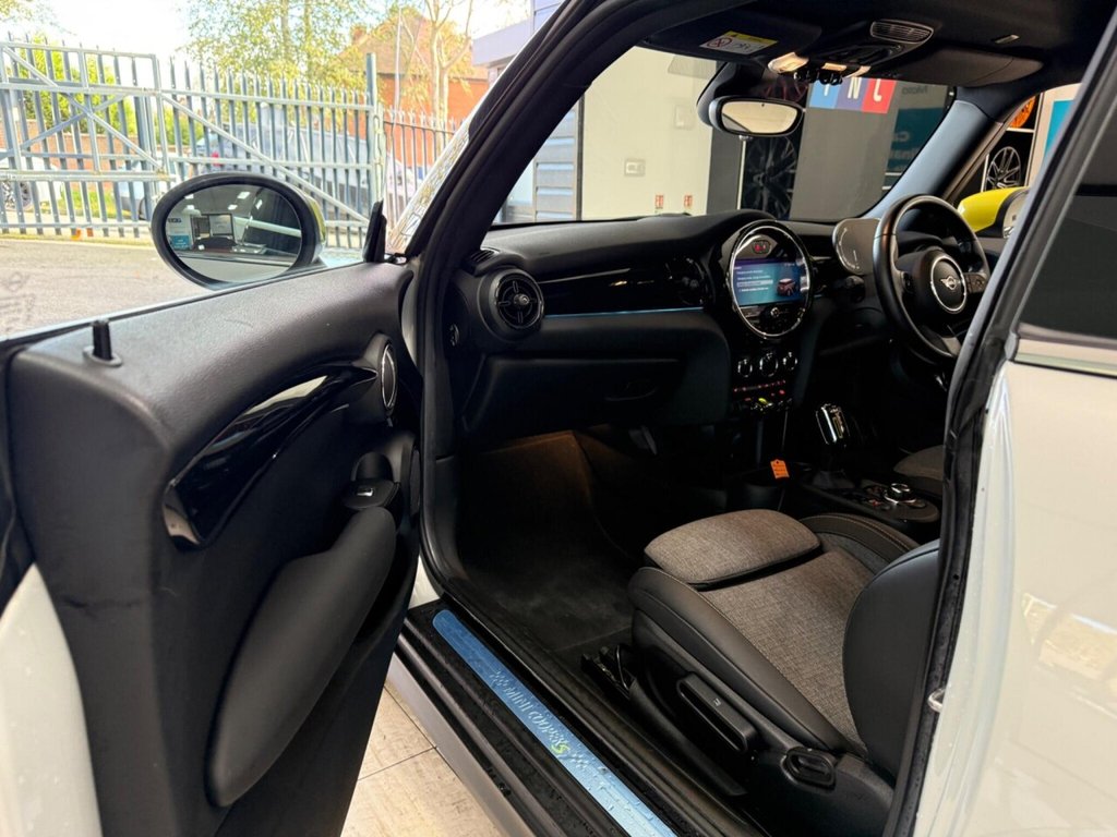 Used MINI Hatch 2022 for sale - 76396260: Photo 5