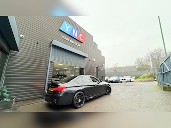 Used BMW 3 Series 2018 for sale - 77437000: Photo