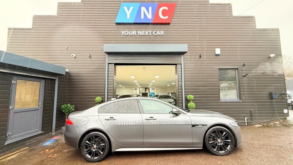 Used Jaguar XE 2018 for sale - 77571945: Photo 2