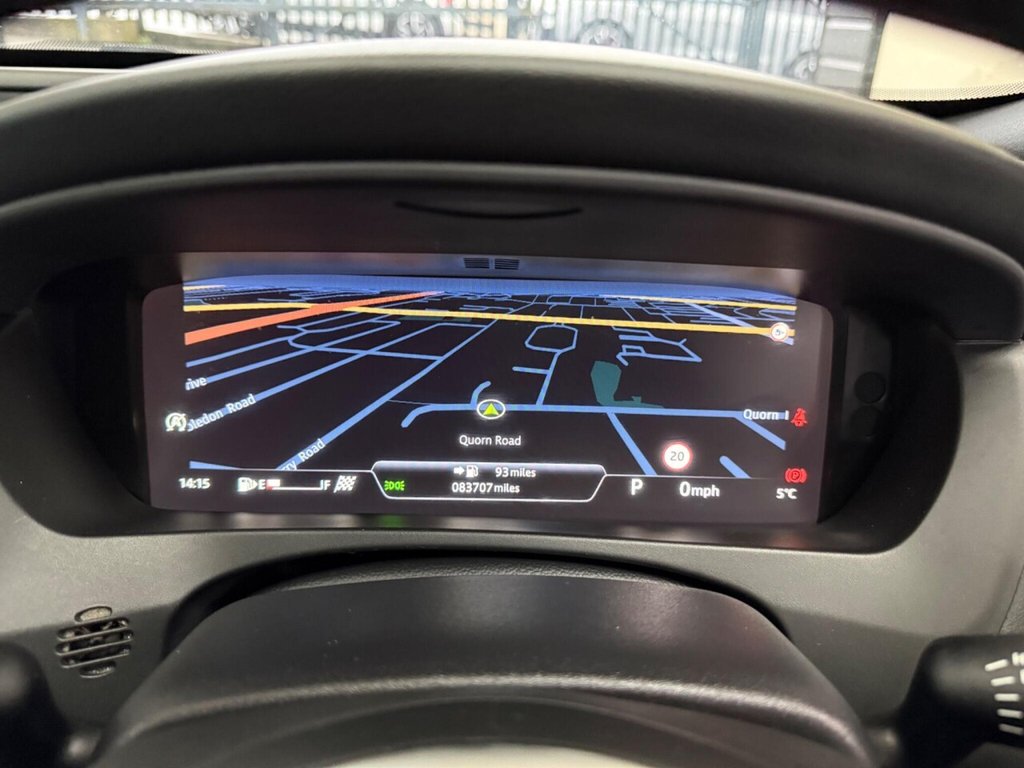 Used Jaguar XE 2018 for sale - 77571945: Photo 30