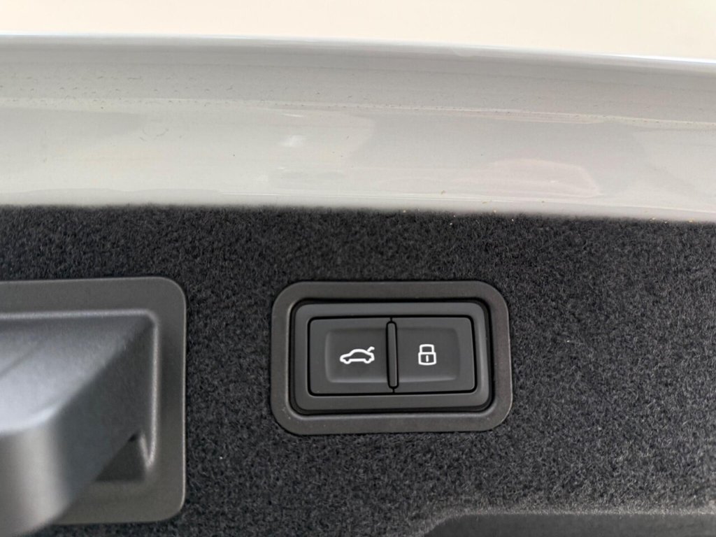 Used Audi A8 2023 for sale - 76010156: Photo 46