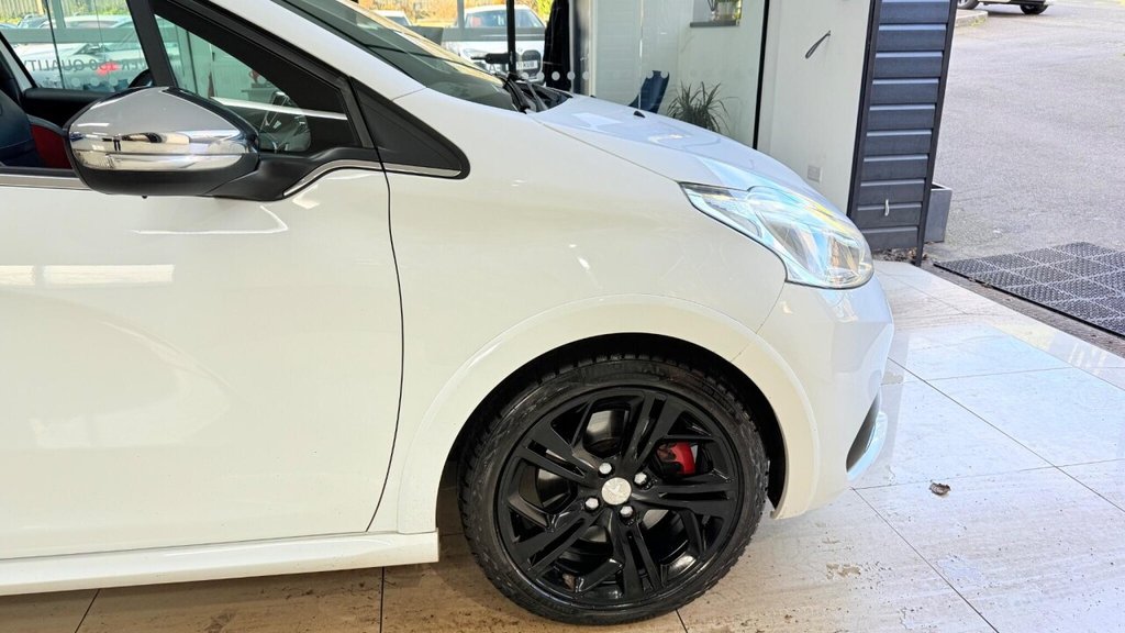 Used Peugeot 208 2015 for sale - 76642447: Photo 11