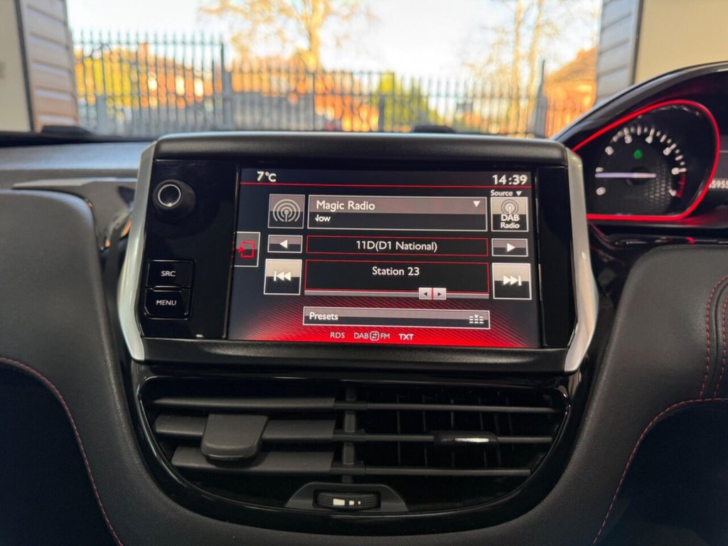 Used Peugeot 208 2015 for sale - 76642447: Photo 19