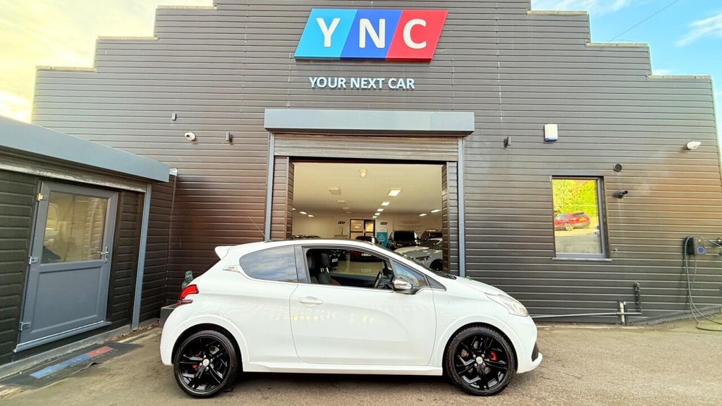 Used Peugeot 208 2015 for sale - 76642447: Photo 2