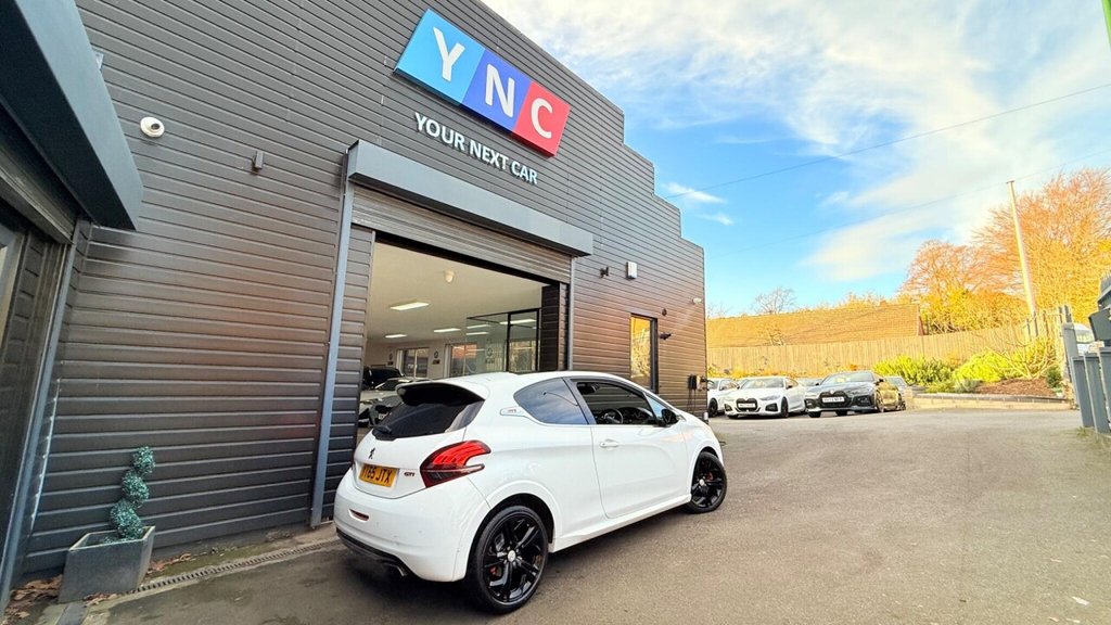 Used Peugeot 208 2015 for sale - 76642447: Photo 3