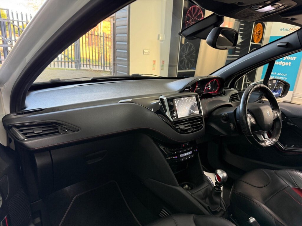 Used Peugeot 208 2015 for sale - 76642447: Photo 30