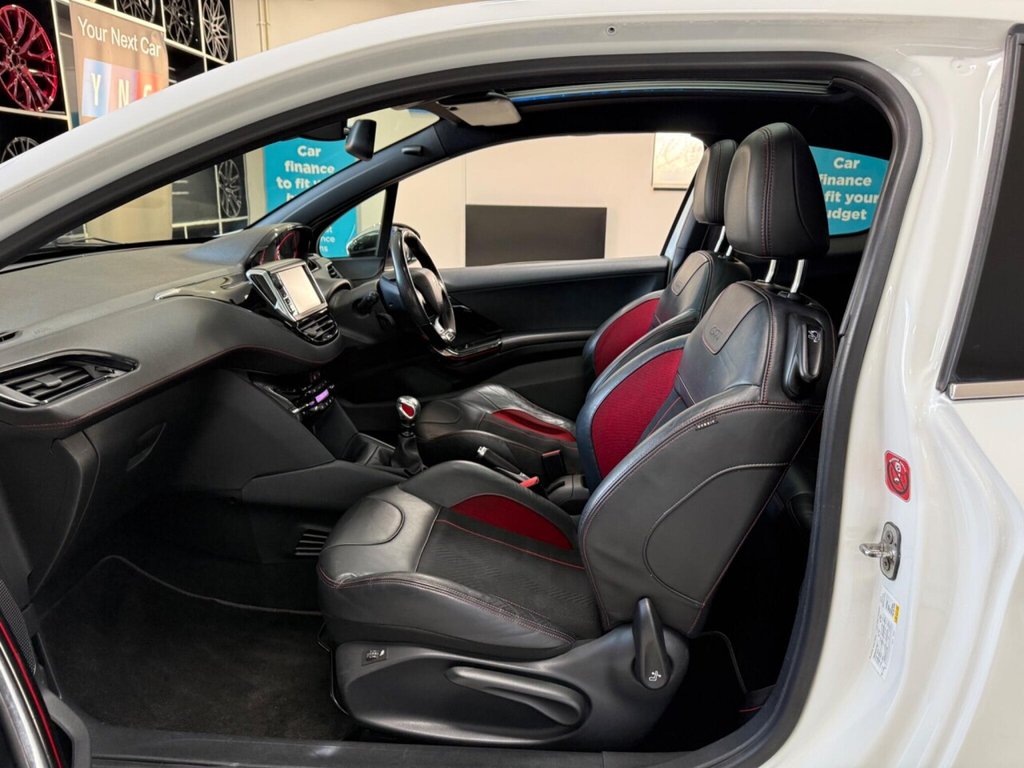 Used Peugeot 208 2015 for sale - 76642447: Photo 31