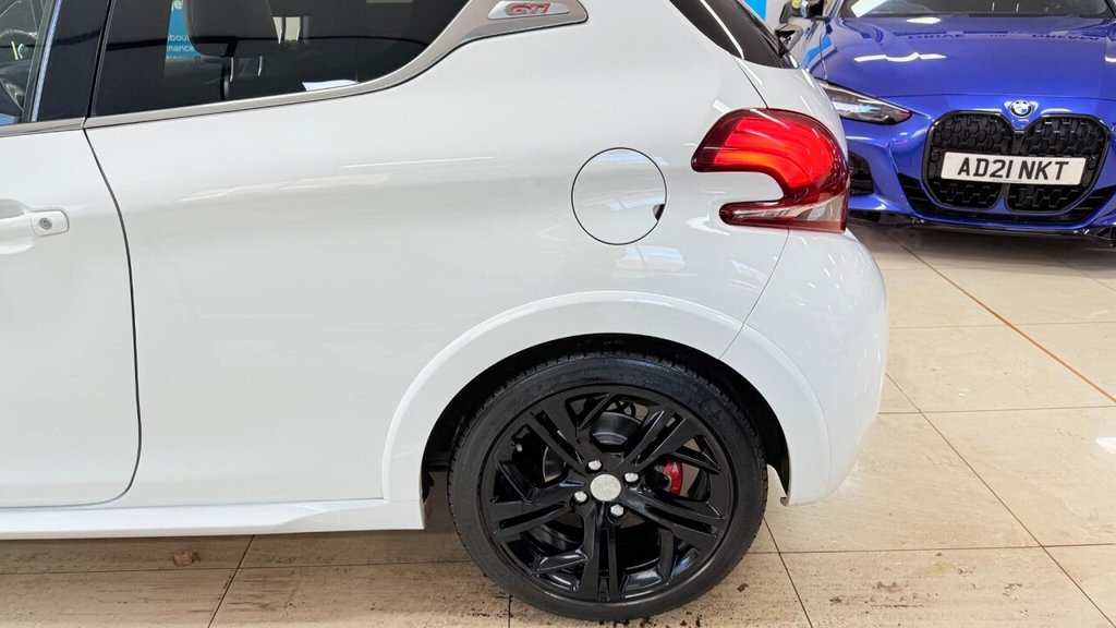 Used Peugeot 208 2015 for sale - 76642447: Photo 33