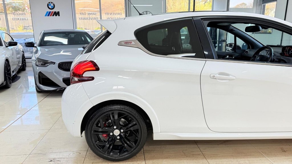 Used Peugeot 208 2015 for sale - 76642447: Photo 36