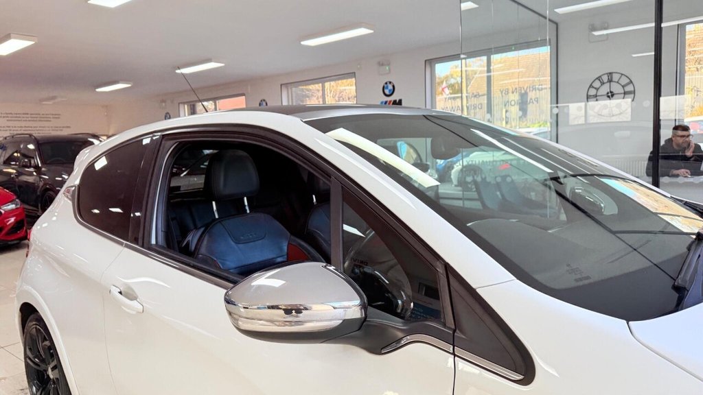 Used Peugeot 208 2015 for sale - 76642447: Photo 37