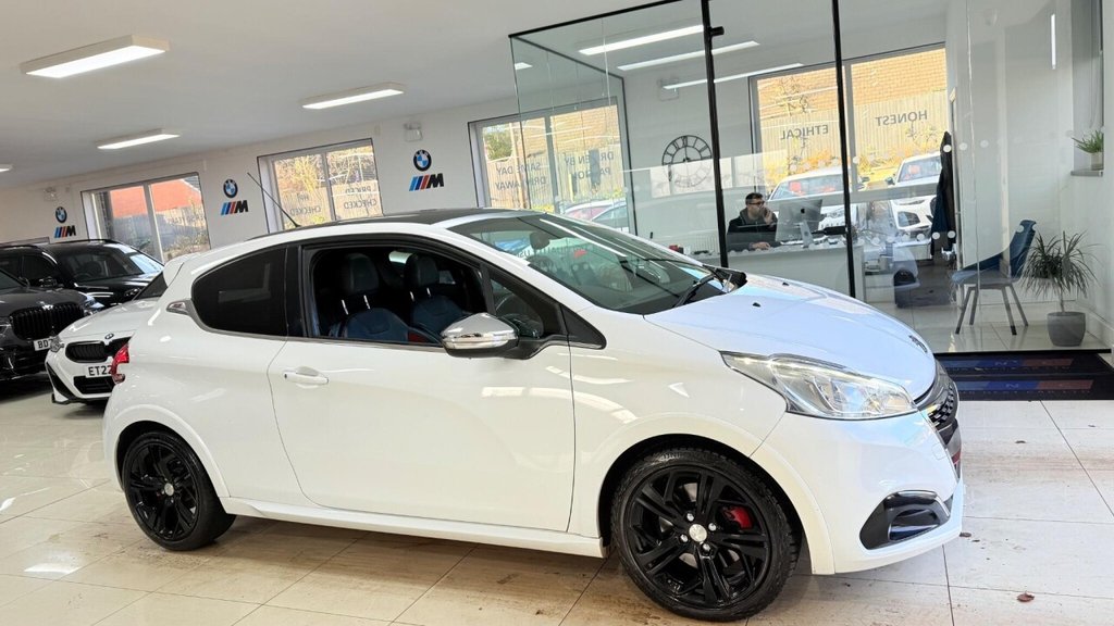 Used Peugeot 208 2015 for sale - 76642447: Photo 40