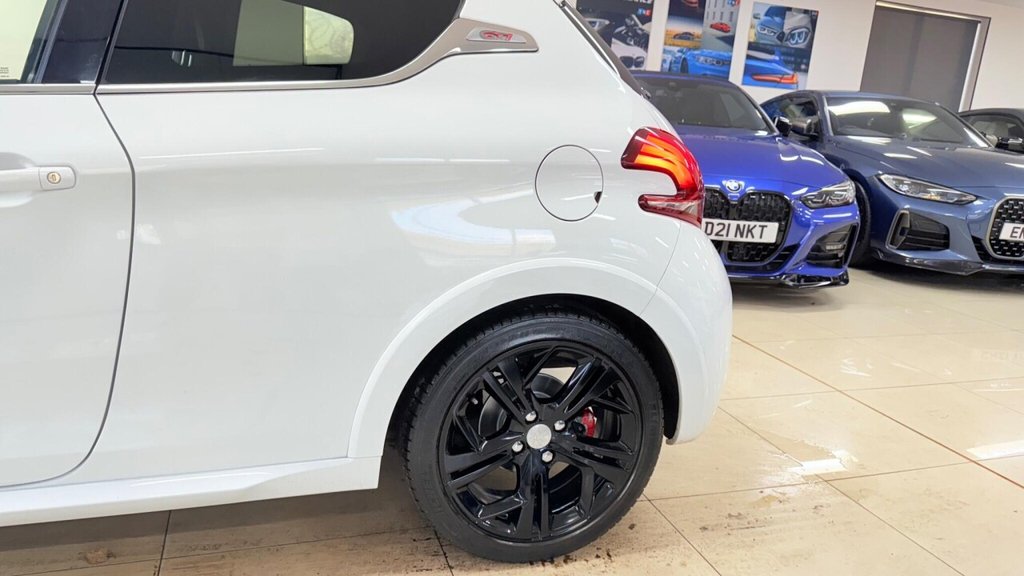 Used Peugeot 208 2015 for sale - 76642447: Photo 8