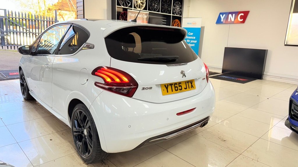 Used Peugeot 208 2015 for sale - 76642447: Photo 9