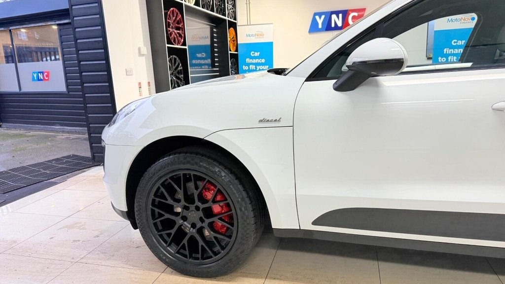 Used Porsche Macan 2015 for sale - 77031088: Photo 11